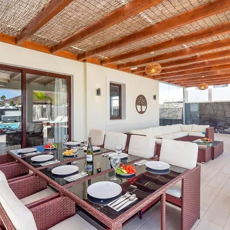 Yanira By * פלאיה בלנקה