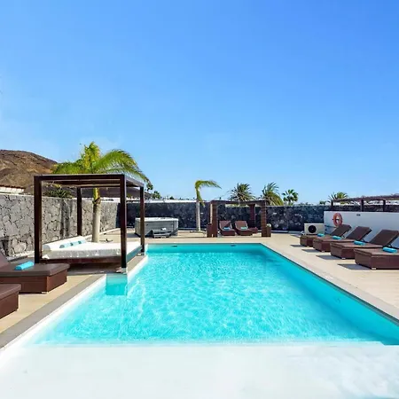 Yanira By Playa Blanca (Lanzarote)