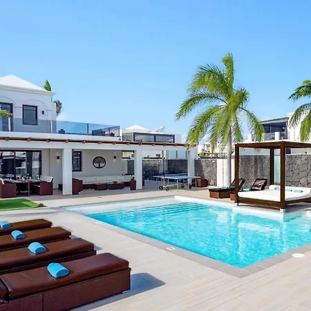 Villa Yanira By *