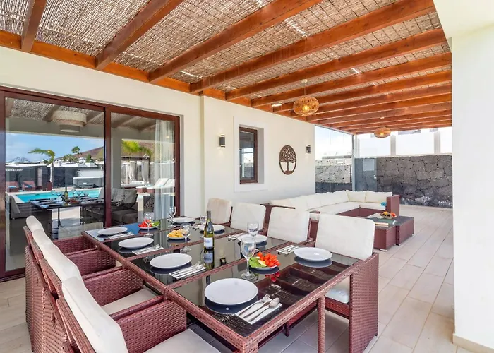 Yanira By * פלאיה בלנקה